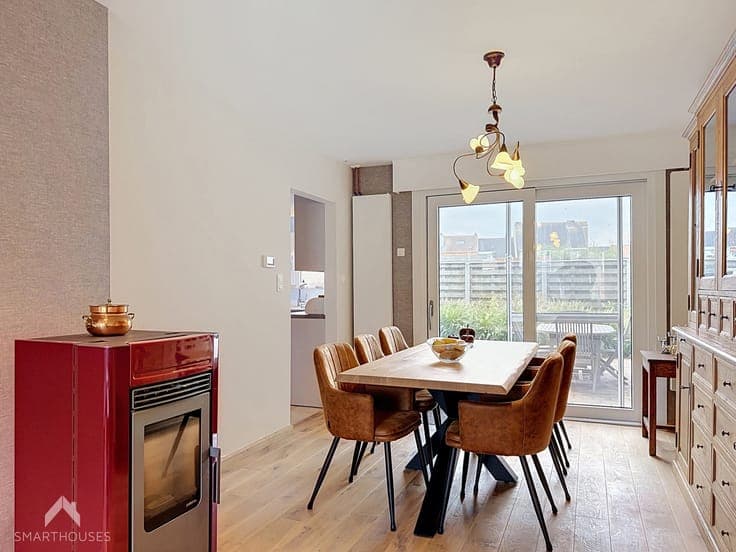Renovated 3-bedroom home with city garden in prime location