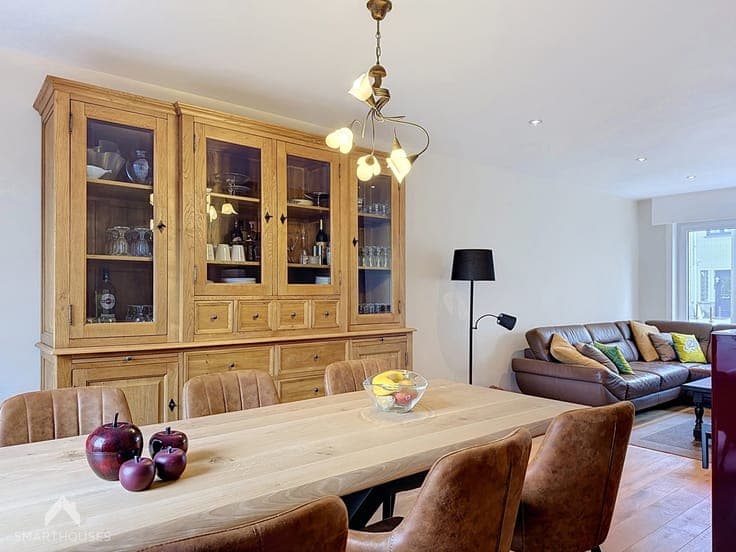 Renovated 3-bedroom home with city garden in prime location