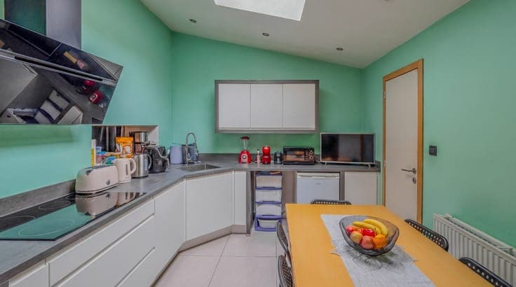 Charming 2-bedroom house with a large terrace