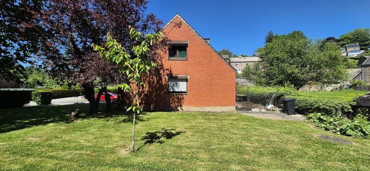 Maison située dans un quartier calme, 4 ch, garage et jardin