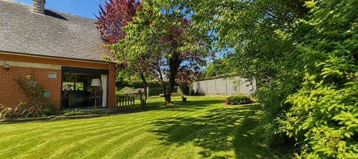 Maison située dans un quartier calme, 4 ch, garage et jardin