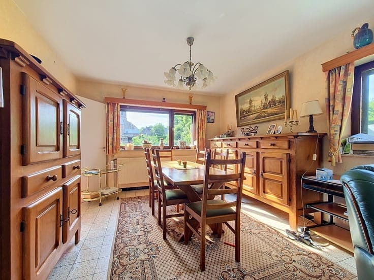Maison située dans un quartier calme, 4 ch, garage et jardin