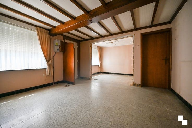 Compleet te renoveren woning / af te breken woning op ran...