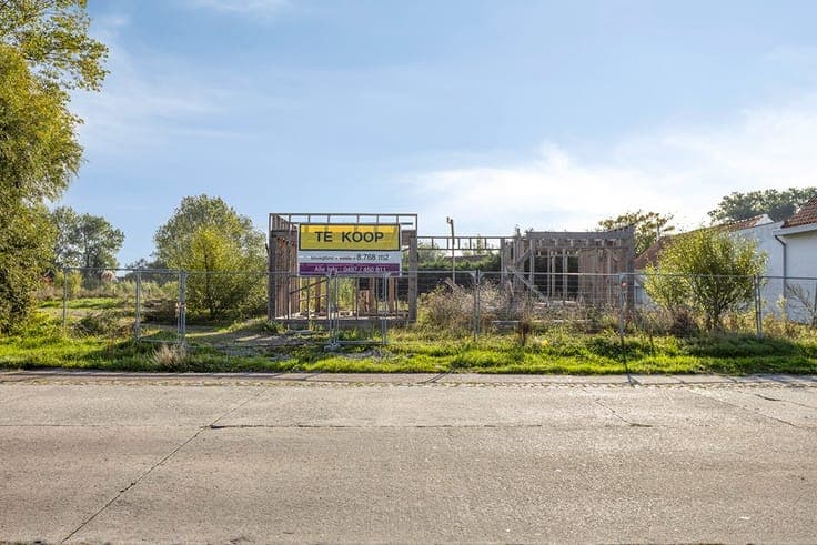 Newly approved home with 7,373 m² of pasture