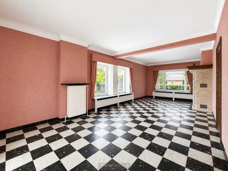 Te koop, verassend ruime halfopen bebouwing met garage (4...