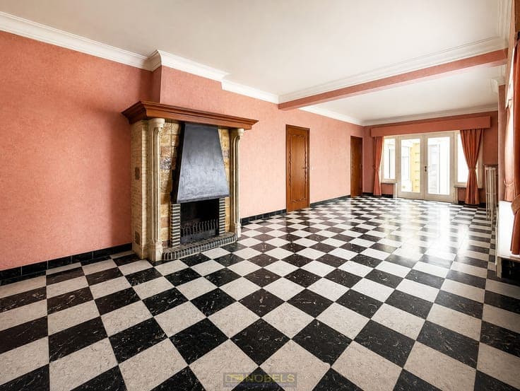 Te koop, verassend ruime halfopen bebouwing met garage (4...