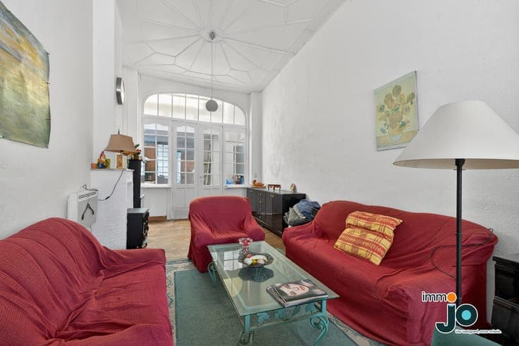 3-bedroom renovation property in a prime location near th...