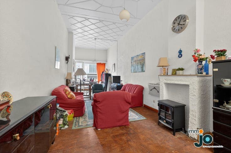 3-bedroom renovation property in a prime location near th...