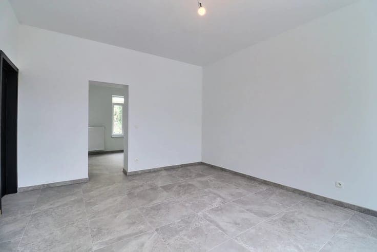 Sale - House Montignies-sur-Sambre - 215,000 €
