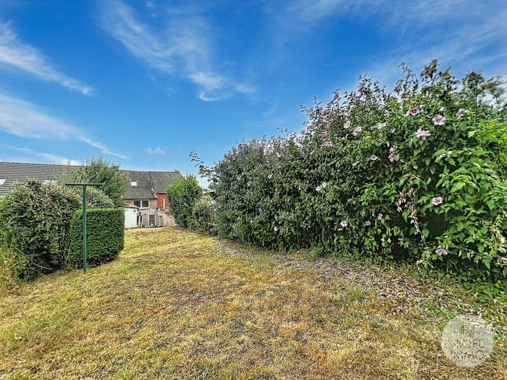 2 CH, dressing, empl. parking, jardin, élec. conf., PEB : C.