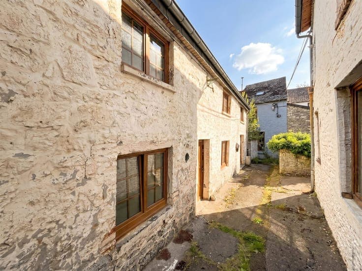 Maison villageoise à rénover entièrement