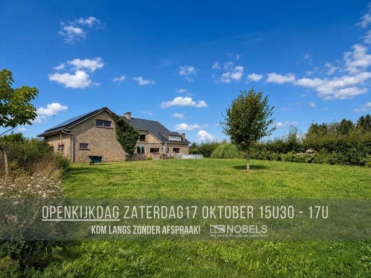 Te koop, ruime villa met prachtige verzichten en veel woo...