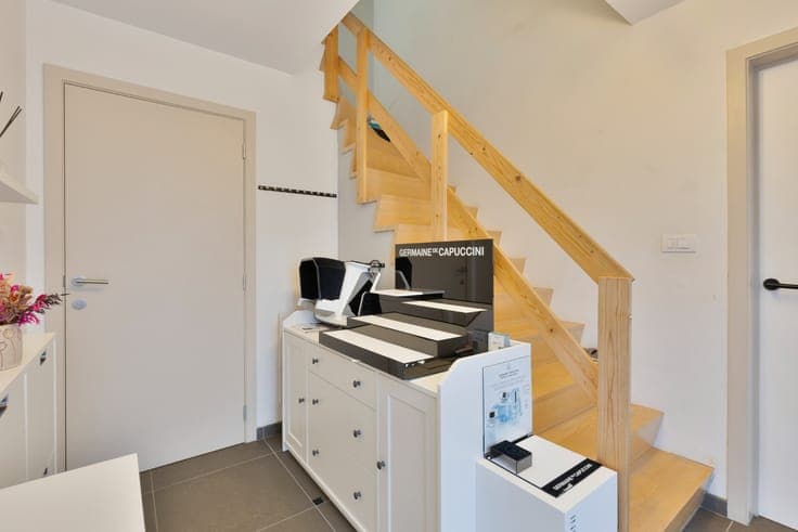 Ruime moderne woning aan de voet van de Kluisberg met pra...