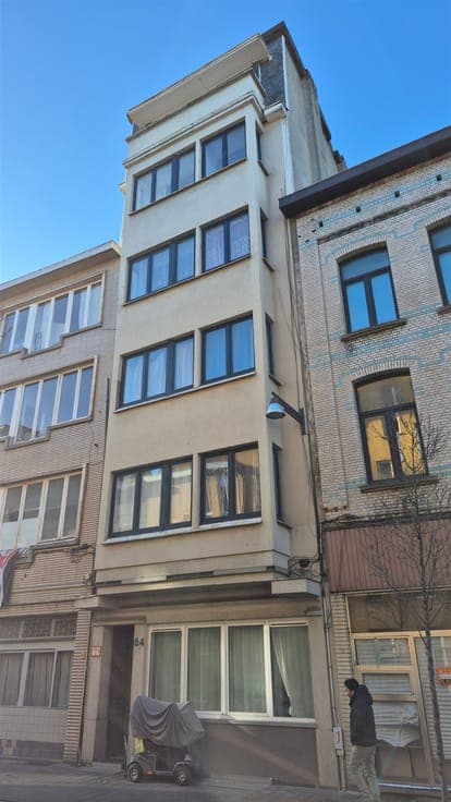 Apartment building
