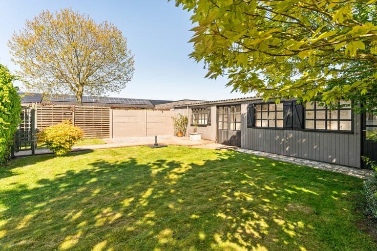 Lichtrijke woning te koop op een vlot bereikbare locatie