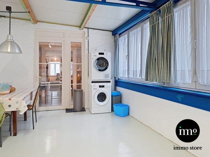 Unique single-family home with garage and workshop
