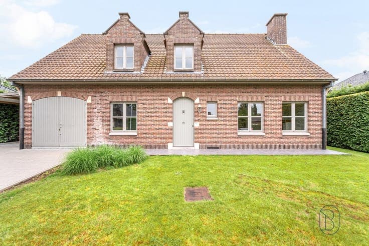Ruime gezinswoning met 5 slpk en prachtige tuin in Desselgem