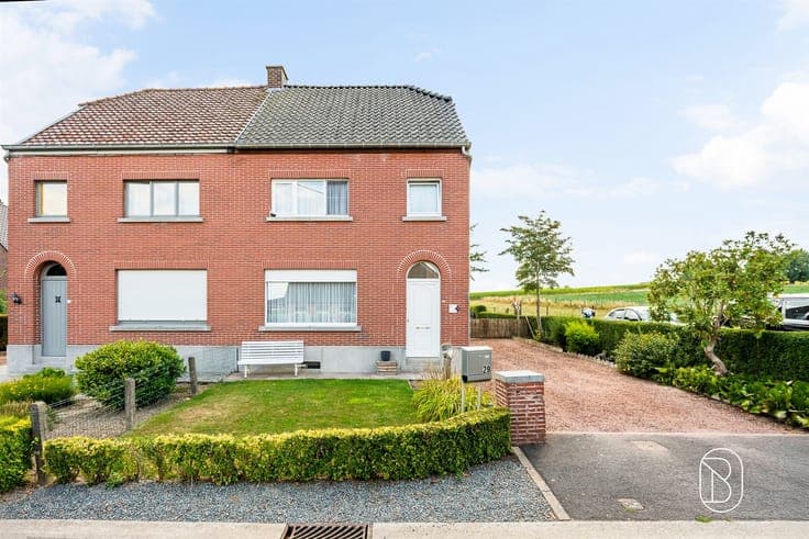 A move-in-ready, beautifully located family home with a spac