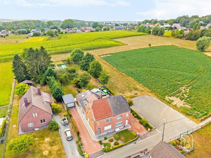 A move-in-ready, beautifully located family home with a spac