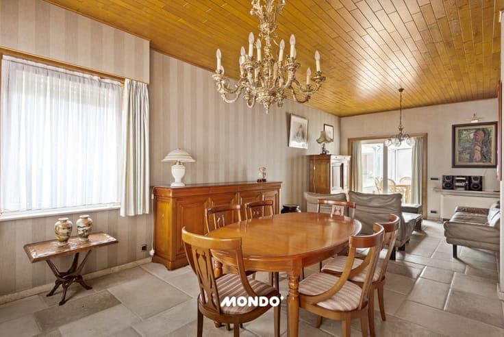To be renovated semi-detached house with driveway, garage &
