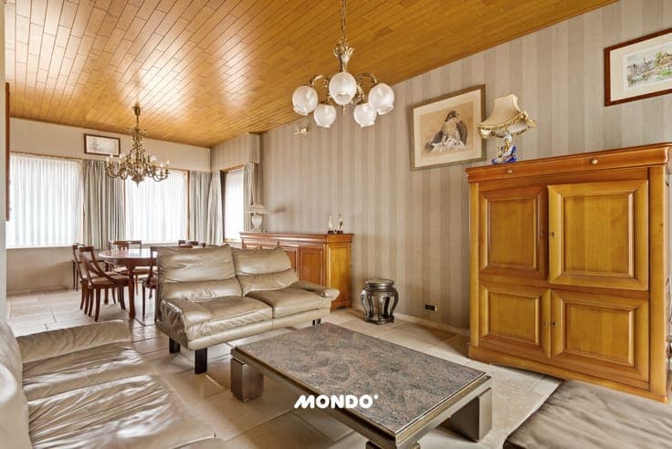 To be renovated semi-detached house with driveway, garage &