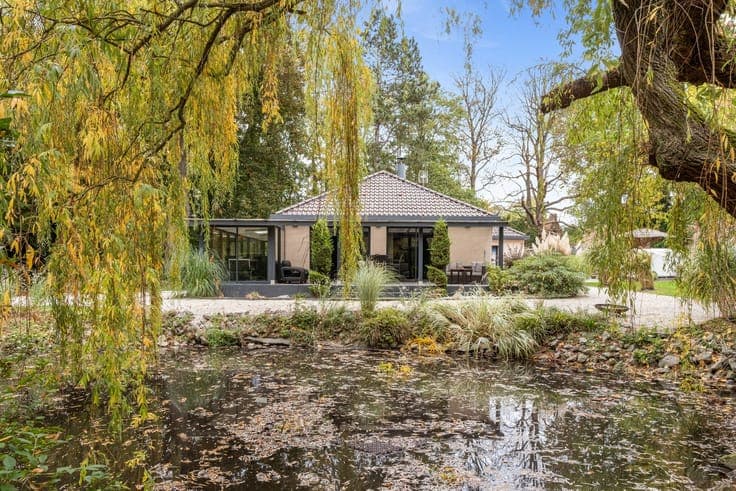 Single-storey villa ideally located