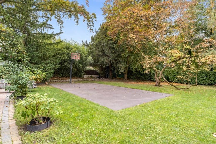 Single-storey villa ideally located