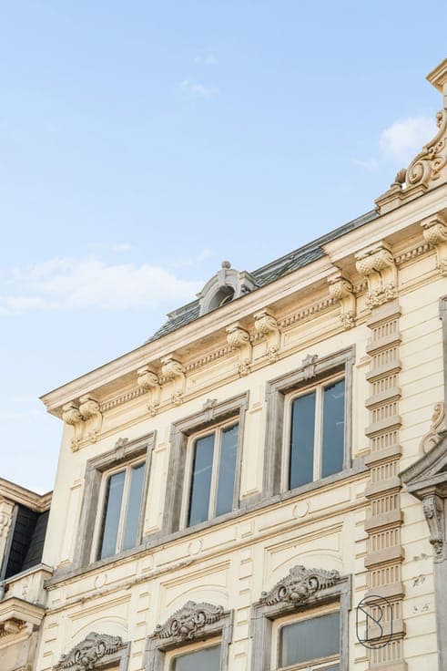 Stately mansion (1,000 m²) on the Markt in Ronse