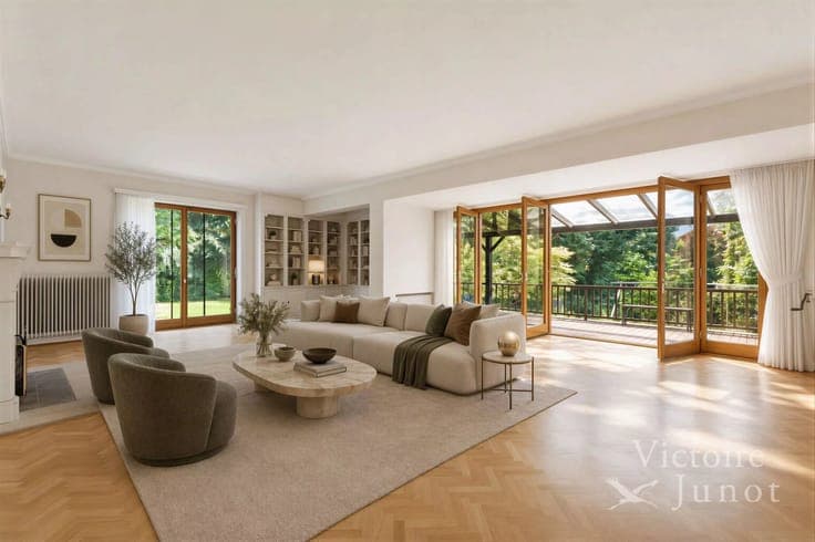 Charming 6-bedroom villa in perfect condition