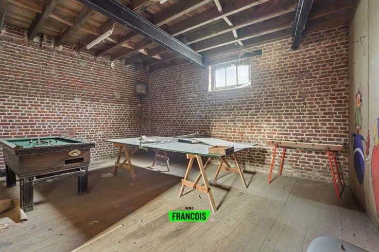Very spacious house with shed in Reningelst.