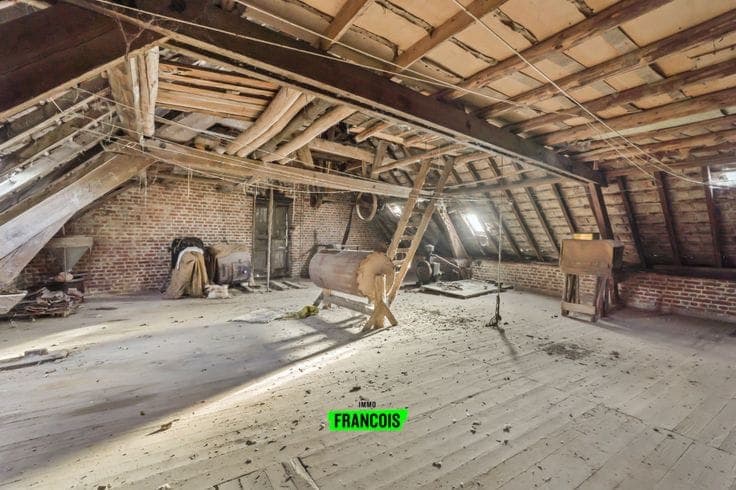 Very spacious house with shed in Reningelst.