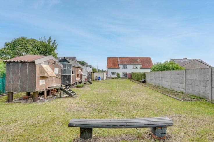 TE RENOVEREN WONING OP 8,43 ARE TE HOUTHALEN-OOST