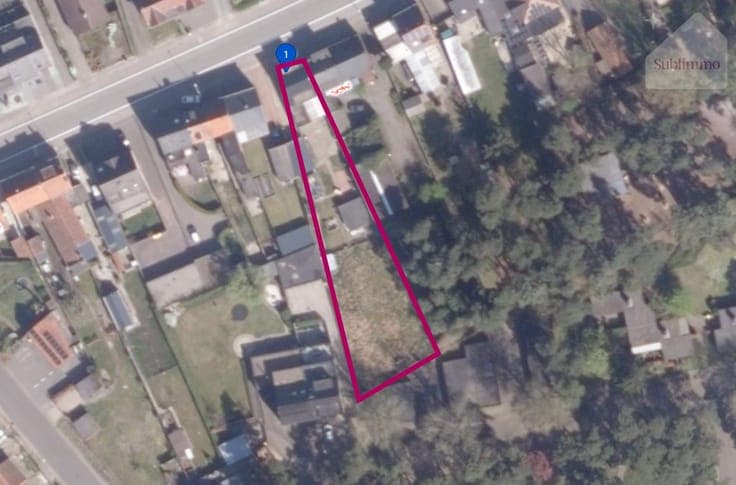 Halfopen bebouwing met 3 slaapkamers en ruime tuin (1.147...
