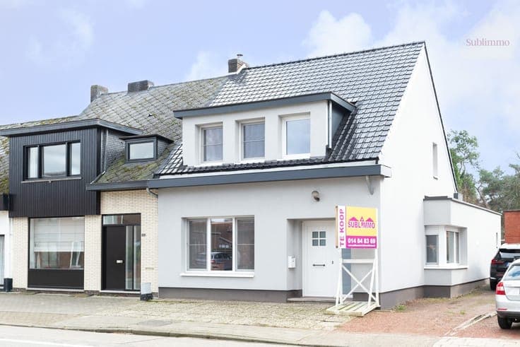 Halfopen bebouwing met 3 slaapkamers en ruime tuin (1.147...