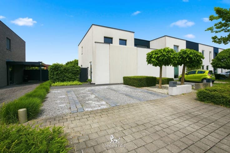 Modern, beautifully finished semi-detached house