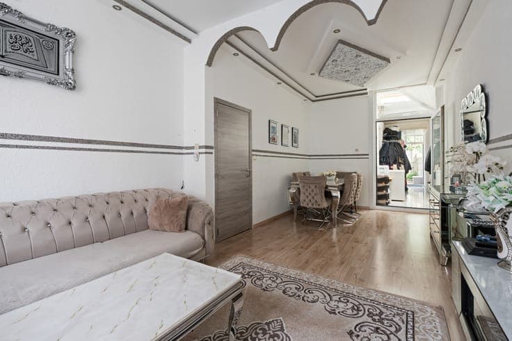 Spacious family home with city garden in Hoboken