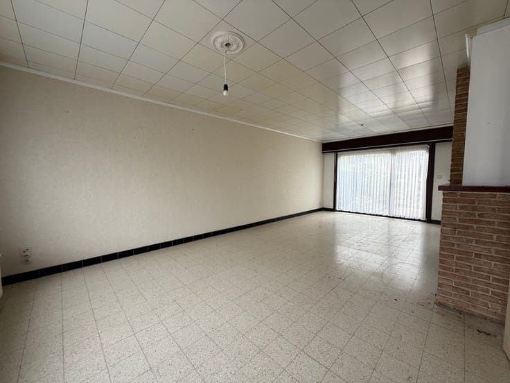 Spacious terraced house with 5 bedrooms and a south garden