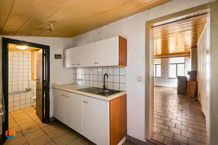Te renoveren woning te Beerzel
