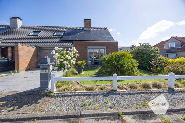 Instapklare halfopen gezinswoning met 3 slpks