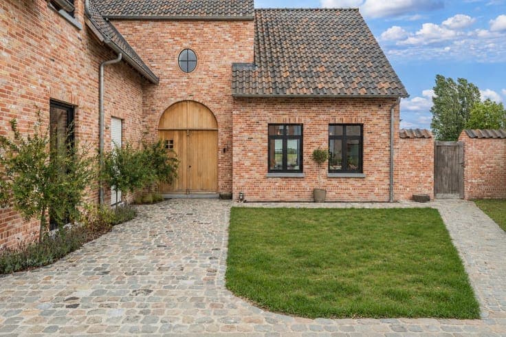 PRACHTIGE VILLA MET 6 SLAAPKAMERS, STUDIO/PRAKTIJKRUIMTE ...