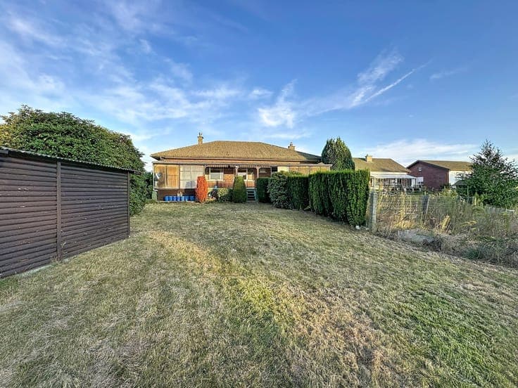A 3-bedroom bungalow in a very quiet location
