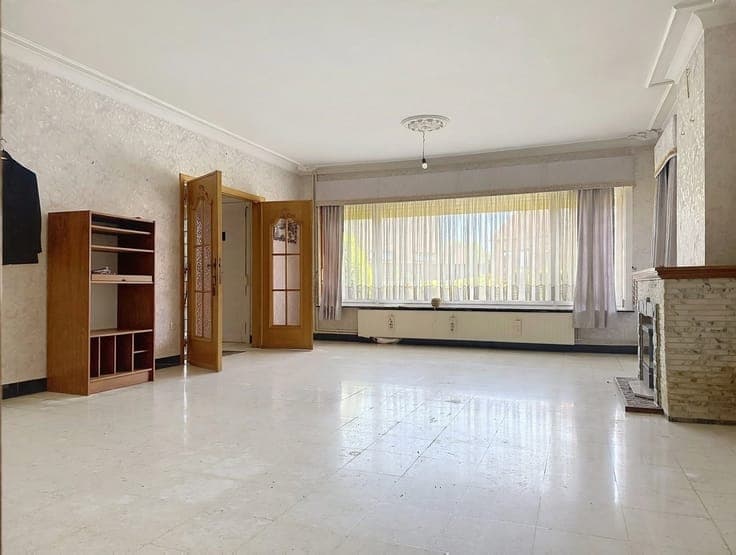 A 3-bedroom bungalow in a very quiet location