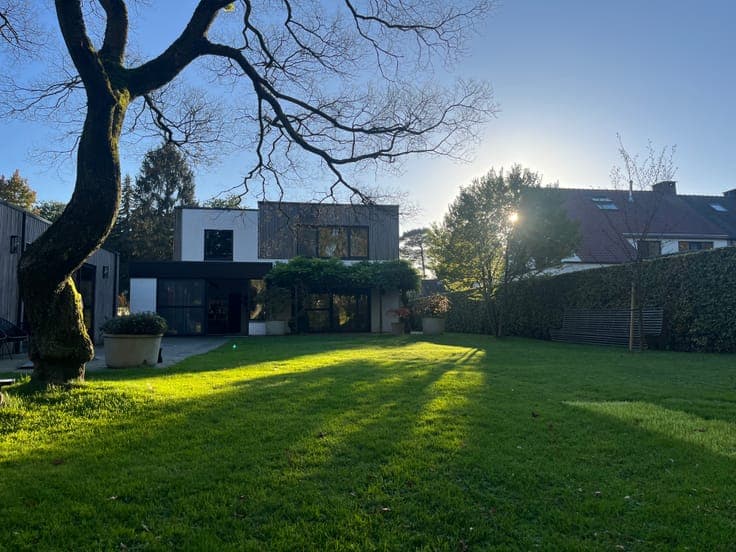High-quality finished villa in green Schoten
