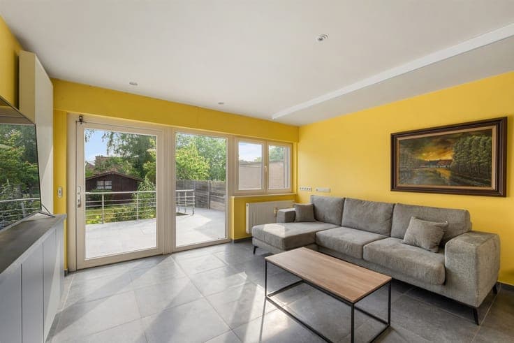 Ruime instapklare woning met 4 slpk, garage en tuin in Heule