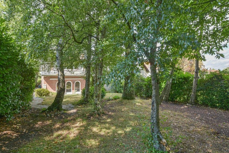 Freestanding house walking distance to Stockel