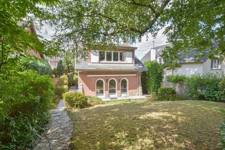 Freestanding house walking distance to Stockel