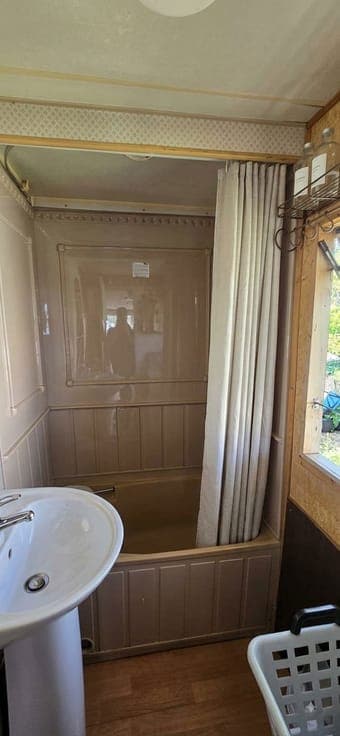 2-bedroom caravan in need of updating