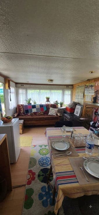 2-bedroom caravan in need of updating