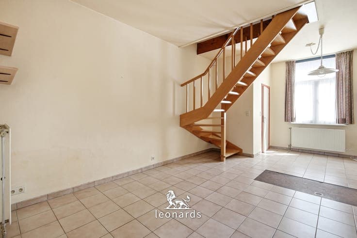 Starter home to renovate with courtyard in Kortrijk.