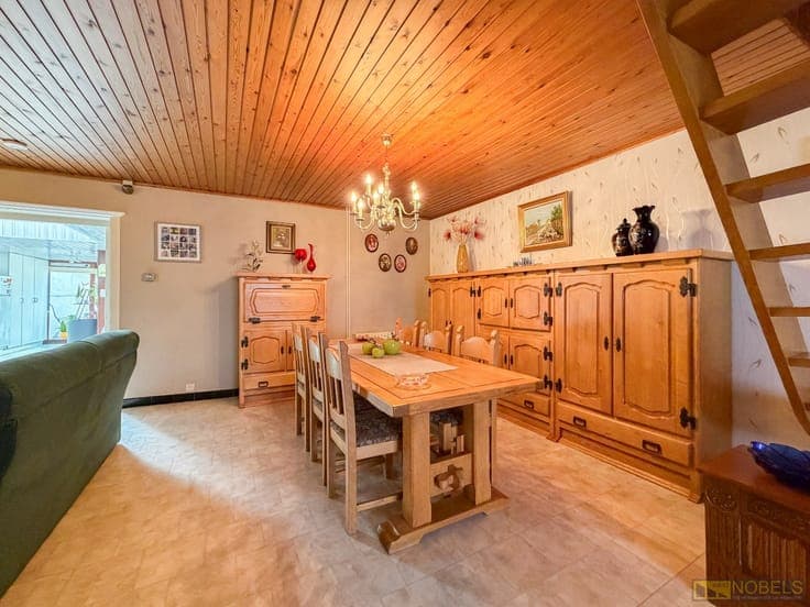 Te koop, Ruime gezinswoning met 5 slaapkamers en inpandig...